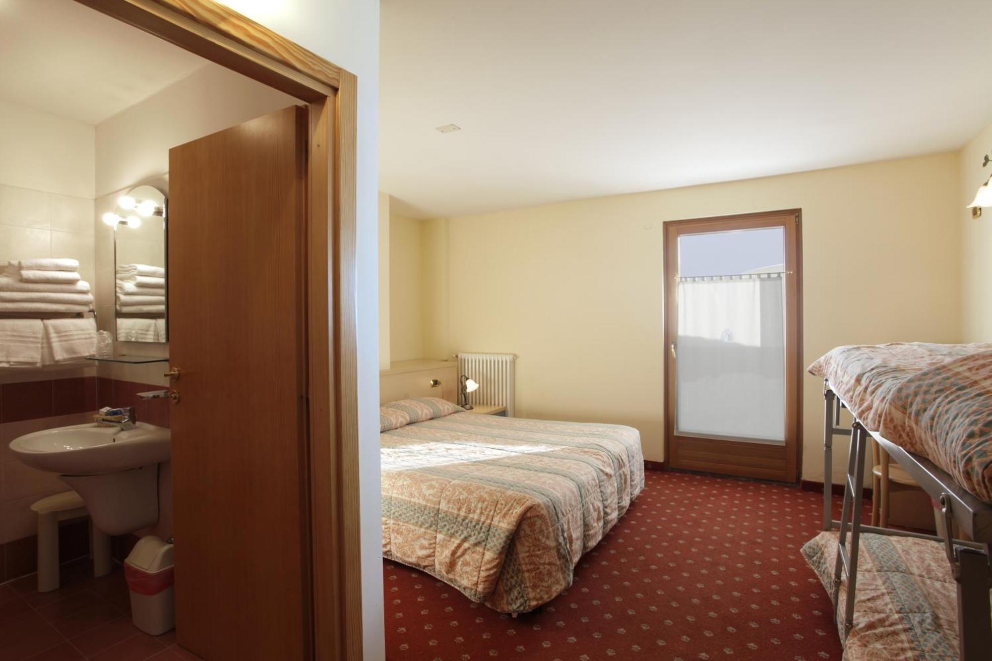 Comfort Double or Twin Room,1209560950:JPEG